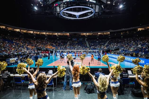Berlin, Deutschland, 16.10.2016: Volleyball Supercup 2016 - Dresdener SC - Allianz MTV Stuttgart. Übersicht Mercedes-Benz-Arena