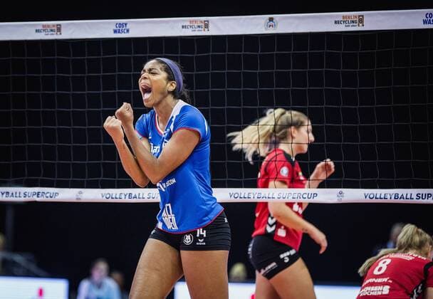 Berlin, Deutschland, 16.10.2016: Volleyball Supercup 2016 - Dresdener SC - Allianz MTV Stuttgart. Jubel Aiyana Whitney (Stuttgart 14)