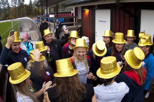 Fußball, Damen SWE, Linköping FC gewinnt die schwedische Meisterschaft 161016 Linköping jublar efter att SM-Guldet är klart efter fotbollsmatchen i Damallsvenskan mellan Vittsjö och Linköping den 16 oktober 2016 i Vittsjö.  Copyright: AVDOxBILKANOVIC BB161016BB641