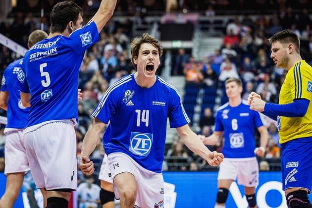 Berlin, Deutschland, 16.10.2016: Volleyball Supercup 2016 - Berlin Recycling Volleys - VfB Friedrichshafen. Jubel Tomas Rousseaux (Friedrichshafen 14)