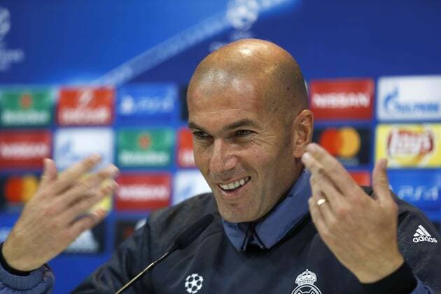 Fußball, CL, Real Madrid Pressekonferenz Real Madrid s French head coach Zinedine Zidane gives a press conference PK Pressekonferenz at Valdebebas complex in Madrid, central Spain, 17 October 2016. Real Madrid will face Legia Warsaw at Santiago Bernabeu stadium in Madrid in a Champions League match on 18 October. Real Madrid press conference !ACHTUNG: NUR REDAKTIONELLE NUTZUNG!  20161017-636123102293131890