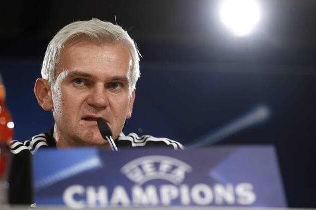 Bilder des Tages - SPORT Fußball, CL, Legia Warschau Pressekonferenz Legia Warsaw s head coach, Jacek Magiera during a press conference PK Pressekonferenz held at Santiago Bernabeu stadium in Madrid, Spain on 17 October 2016. Real Madrid will face Legia Warsaw at Santiago Bernabeu stadium in Madrid in a Champions League match on 18 October. Legia Warsaw s press conference !ACHTUNG: NUR REDAKTIONELLE NUTZUNG!  REA01 20161017-636123277479951353