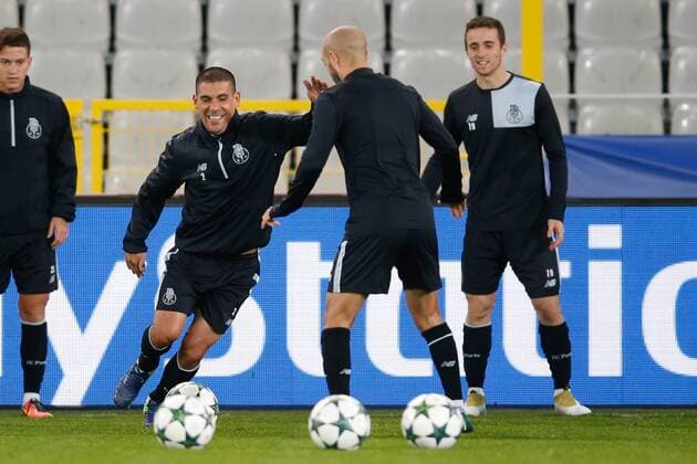 Porto s defender Maxi Pereira and Porto s forward Diogo Jota pictured during a training session of Portugese first division soccer team FC Porto in Brugge, Monday 17 October 2016. Club Brugge and FC Porto are preparing for the third game in the UEFA Champions League competition tomorrow. BRUNOxFAHY  x04959298x