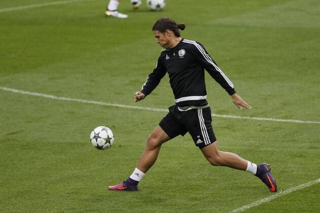 Legia Warsaw s Swiss striker Aleksandar Prijovic during the training held at Santiago Bernabeu stadium in Madrid, Spain on 17 October 2016. Real Madrid will face Legia Warsaw at Santiago Bernabeu stadium in Madrid in a Champions League match on 18 October. Legia Warsaw s training !ACHTUNG: NUR REDAKTIONELLE NUTZUNG!  20161017-636123305644171470