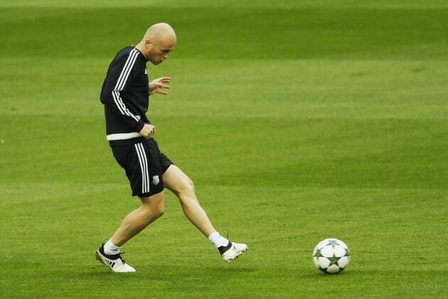 Legia Warsaw s Polish defender Michal Pazdan during the training held at Santiago Bernabeu stadium in Madrid, Spain on 17 October 2016. Real Madrid will face Legia Warsaw at Santiago Bernabeu stadium in Madrid in a Champions League match on 18 October. Legia Warsaw s training !ACHTUNG: NUR REDAKTIONELLE NUTZUNG!  20161017-636123306321046792
