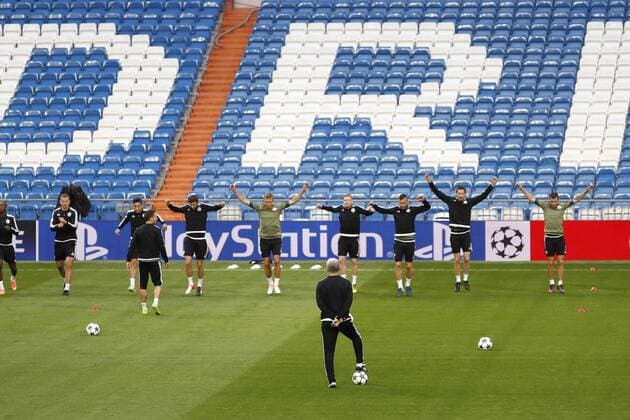 Fußball, CL, Legia Warschau Training Legia Warsaw s players during the training held at Santiago Bernabeu stadium in Madrid, Spain on 17 October 2016. Real Madrid will face Legia Warsaw at Santiago Bernabeu stadium in Madrid in a Champions League match on 18 October. Legia Warsaw s training !ACHTUNG: NUR REDAKTIONELLE NUTZUNG!  20161017-636123319641187810