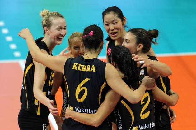 (161018) -- PASAY CITY, Oct. 18, 2016 -- China s Zhu Ting (Rear) celebrates with her VakifBank Istanbul teammates after scoring in a match against Hisamitsu Springs Kobe during the 2016 FIVB Women s Club World Championship WM Weltmeisterschaft in Pasay City, the Philippines, Oct. 18, 2016. VakifBank Istanbul won 3-1. ) (SP)PHILIPPINES-PASAY CITY-FIVB WOMEN S CLUB WORLD CHAMPIONSHIP RouellexUmali 