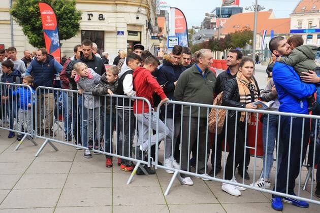 Champions League trophy - Osijek, Croatia 18.10.2016., Osijek, Croatia - At pope John Paul II square is exposed Champions League trophy. The trophy will be exposed for two days and football fans can be photographed with the trophy.  DavorxJavorovic PIXSELL