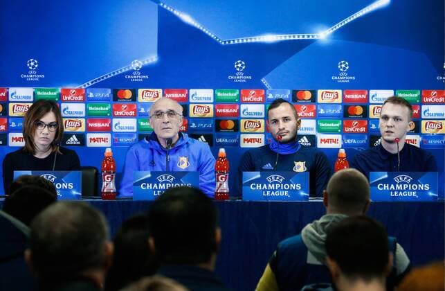 ROSTOV-ON-DON, RUSSIA - OCTOBER 18, 2016: FC Rostov head coach Ivan Daniliants (2nd L) and defender Fyodor Kudryashov (2nd R) give a press conference PK Pressekonferenz ahead of their 2016 17 Season UEFA Champions League Group D Round 3 football match against FC Atletico Madrid. Valery Matytsin TASS  TS034D41