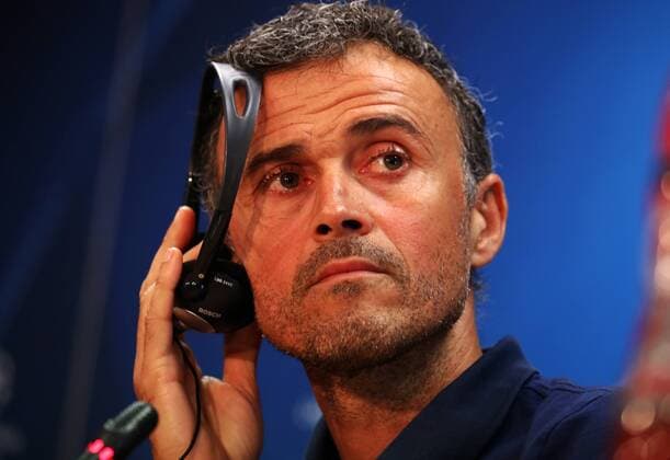 Bilder des Tages - SPORT October 18, 2016 - Barcelona, Spain - Luis Enrique Martinez during the press conference PK Pressekonferenz after the FC Barcelona Barca training, in Barcelona, on October 18, 2016. FC Barcelona Training Session and Press Conference  - ZUMAn230 20161018_zaa_n230_058