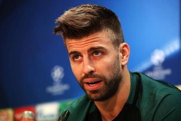 October 18, 2016 - Barcelona, Spain - Gerard Pique during the press conference PK Pressekonferenz after the FC Barcelona Barca training, in Barcelona, on October 18, 2016. FC Barcelona Training Session and Press Conference  - ZUMAn230 20161018_zaa_n230_056
