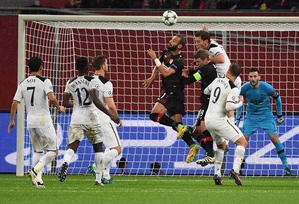 18.10.2016, xjhx, Fussball Champions League, Bayer 04 Leverkusen - Tottenham Hotspur, emspor , v.l. Oemer Toprak (Bayer Leverkusen) Leverkusen
