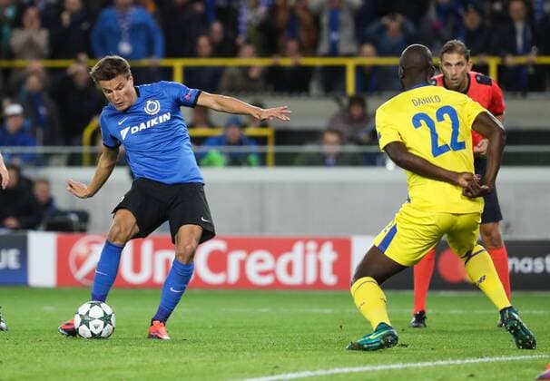 Club s Jelle Vossen scoring the 1-0 goal during the third game of the group stage of the UEFA Champions League competition between Belgian first division soccer team Club Brugge KV and Portugese club FC Porto in Brugge, Tuesday 18 October 2016. VIRGINIExLEFOUR  x04959723x