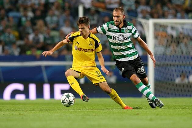 Julian Weigl (Borussia Dortmund 33) Bas Dost ( Sporting Lissabon 28), Sporting Lissabon vs. Borussia Dortmund , Fussball, Champions League, Gruppenphase, 18.10.2016, Lissabon Copyright: xLangerx xEibner-Pressefotox EP_HLR