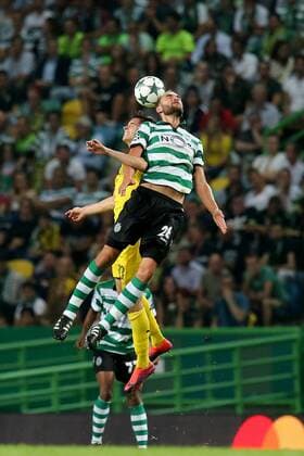 Julian Weigl (Borussia Dortmund 33) Bas Dost ( Sporting Lissabon 28), Sporting Lissabon vs. Borussia Dortmund , Fussball, Champions League, Gruppenphase, 18.10.2016, Lissabon Copyright: xLangerx xEibner-Pressefotox EP_HLR