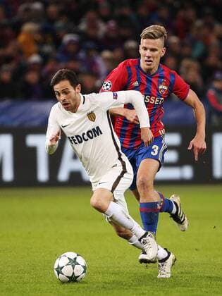MOSCOW, RUSSIA - OCTOBER 18, 2016: Monaco s Bernardo Silva (L) and CSKA Moscow s Pontus Wernbloom fight for the ball in their 2016 17 Season UEFA Champions League Group E Round 3 football match at the Arena CSKA Stadium. Valery Sharifulin TASS  TS034DB4