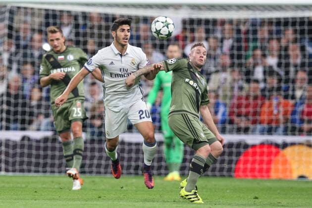 Real Madrid vs Legia Warsaw Champions League Group F match Real Madrid vs Legia Warsaw at the Santiago Bernabeu on 18 October, 2016 in Madrid, Spain. In the picture: Marco Asensio (Real), Thibault Moulin (Legia)  EN_01229194_0030