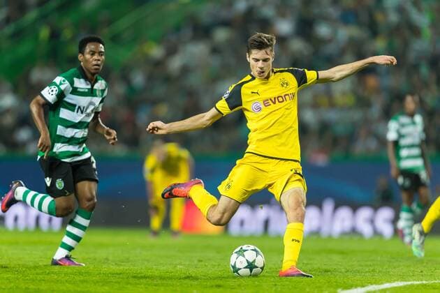 Fußball, CL, Sporting Lissabon - Borussia Dortmund Lissabon, Portugal 18.10.2016, UEFA Champions League - 2016 17 Season, Group F - Matchday 3, Sporting Lissabon - BV Borussia Dortmund, Julian Weigl (BVB) trifft zum 0:2 ( DeFodi048