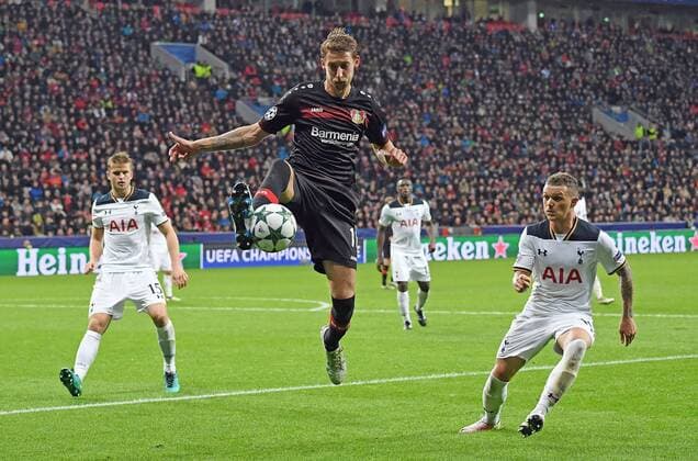 18.10.2016, xjhx, Fussball Champions League, Bayer 04 Leverkusen - Tottenham Hotspur, emspor , v.l. Stefan Kiessling Kießling (Bayer Leverkusen), Kieran Trippier (Tottenham Hotspur) Leverkusen