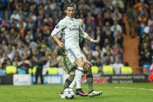 Real Madrid s Cristiano Ronaldo during the match of UEFA Champions League group stage between Real Madrid and Legia de Varsovia at Santiago Bernabeu Stadium in Madrid, Spain. October 18, 2016.  (20161018051)