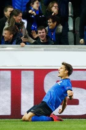 Club s Jelle Vossen celebrates after scoring during the third game of the group stage of the UEFA Champions League competition between Belgian first division soccer team Club Brugge KV and Portugese club FC Porto in Brugge, Tuesday 18 October 2016. KURTxDESPLENTER  x04959754x