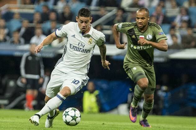 Real Madrid s James Rodriguez during the match of UEFA Champions League group stage between Real Madrid and Legia de Varsovia at Santiago Bernabeu Stadium in Madrid, Spain. October 18, 2016.  (20161018019)