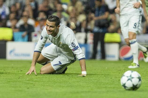Real Madrid s Cristiano Ronaldo during the match of UEFA Champions League group stage between Real Madrid and Legia de Varsovia at Santiago Bernabeu Stadium in Madrid, Spain. October 18, 2016.  (20161018035)