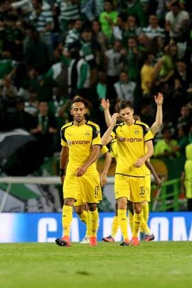 Pierre-Emerick Aubameyang (Borussia Dortmund 17) Julian Weigl (Borussia Dortmund 33) nach dem 1:2, Sporting Lissabon vs. Borussia Dortmund , Fussball, Champions League, Gruppenphase, 18.10.2016, Lissabon Copyright: xLangerx xEibner-Pressefotox EP_HLR
