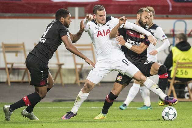 (L-R) Jonathan Tah of Bayer 04 Leverkusen, Vincent Janssen of Tottenham Hotspur FC, Omer Toprak of Bayer 04 Leverkusenduring the Champions League group E match between Bayer Leverkusen and Tottenham Hotspur on October 18, 2016 at the Bay Arena in Leverkusen, Germany Bayer Leverkusen v Tottenham Hotspur UEFA Champions League 2016 2017 xVIxGerritxvanxKeulenxIVx 6420589