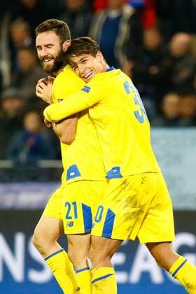 Porto s defender Miguel Layun and Porto s midfielder Oliver Torres celebrate after winning the third game of the group stage of the UEFA Champions League competition between Belgian first division soccer team Club Brugge KV and Portugese club FC Porto in Brugge, Tuesday 18 October 2016. KURTxDESPLENTER  x04960077x