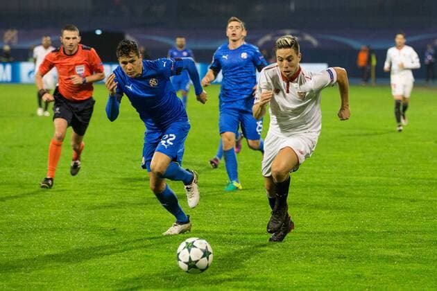 SOCCER - CL, Zagreb vs Sevilla ZAGREB,CROATIA,18.OCT.16 - SOCCER - UEFA Champions League, group stage, GNK Dinamo Zagreb vs Sevilla FC. Image shows Leonardo Sigali (Zagreb) and Samir Nasri (Sevilla). GEPAxpictures xMaticxKlansek