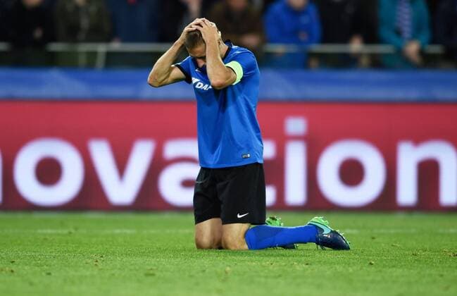 Timmy Simons midfielder of Club Brugge looks dejected Club Brugge v FC Porto - UEFA Champions League PhotoNews 