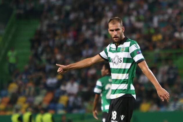 October 18, 2016 - Lisbon, Portugal - Sporting s forward Bas Dost gestures during the UEFA Champions League Group F football match Sporting CP vs Borussia Dortmund at the Alvalade stadium in Lisbon, Portugal on October 18, 2016. Photo: Sporting Clube de Portugal v Borussia Dortmund - UEFA Champions League  - ZUMAn230 20161018_zaa_n230_148