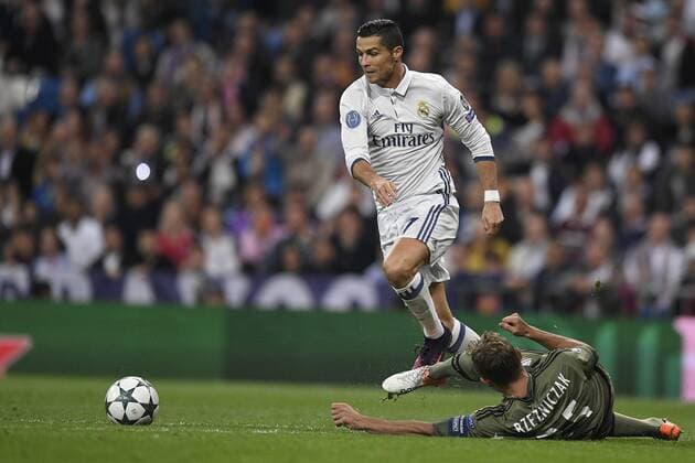 Cristiano, Rzezniczak. Champions League match between Real Madrid and Legia Warsaw. In this picture, Cristiano and Rzezniczak. xJUANxAGUADOx 