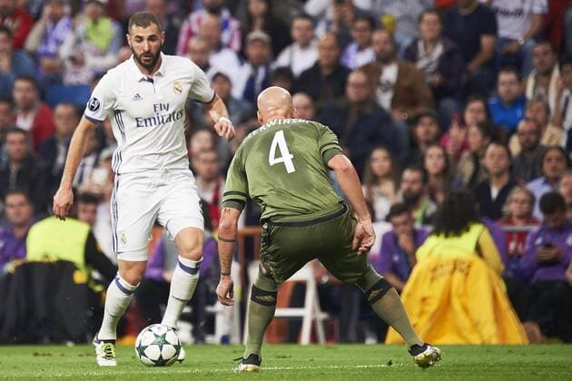 October 18, 2016 - Madrid, Spain - Karim Benzema (forward; Real Madrid), Jakub CzerwiÃÖžski (defender; Legia Warszawa) in action during the UEFA Champions League match between Real Madrid and Legia Warszawa at Santiago Bernabeu on October 18, 2016 in Madrid Real Madrid vs Legia Warszawa UEFA Champions League.  - ZUMAg15_ 20161018_zaf_g15_057