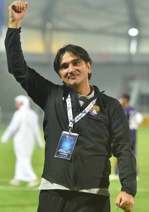 Fußball, AFC Asien Champions League, El-Jaish Sports Club - Al-Ain FC DOHA, Oct. 18, 2016 -- Zlatko Dalic, head coach of the United Arab Emirates Al-Ain celebrates at the end of the match against Qatar s El-Jaish during the AFC Asian Champions League Semi-final second leg at the Abdullah Bin Khalifa Stadium in Doha, capital of Qatar, Oct. 18, 2016. The match ended in a 2-2 draw and El-Jaish was eliminated.) (SP)QATAR-DOHA-SOCCER-ASIAN CHAMPION LEAGUE Nikku 