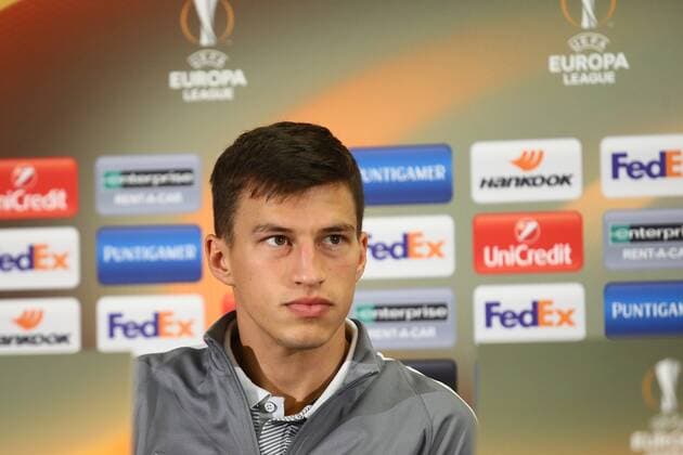 SOCCER - EL, RBS vs Nice, preview SALZBURG,AUSTRIA,19.OCT.16 - SOCCER - UEFA Europa League, group stage, Red Bull Salzburg vs OGC Nice, preview, press conference PK Pressekonferenz RBS. Image shows Stefan Lainer (RBS). GEPAxpictures xFelixxRoittner