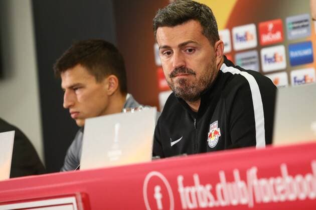 SOCCER - EL, RBS vs Nice, preview SALZBURG,AUSTRIA,19.OCT.16 - SOCCER - UEFA Europa League, group stage, Red Bull Salzburg vs OGC Nice, preview, press conference PK Pressekonferenz RBS. Image shows head coach Oscar Garcia (RBS). GEPAxpictures xFelixxRoittner