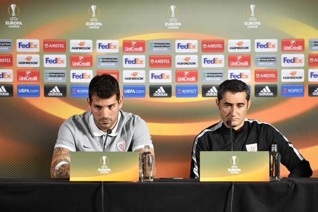 Athletic s goalkeeper Iago Herrerin and Athletic s head coach Spanish Ernesto Valverde pictured during a press conference PK Pressekonferenz of Portuguese soccer team Athletic Bilbao, Wednesday 19 October 2016, in Genk. Tomorrow Bilbao is playing the third game of the group stage of the Europa League competition against Belgian soccer team RC Genk. YORICKxJANSENS  x04960793x