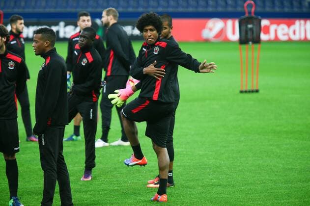 SOCCER - EL, RBS vs Nice, preview SALZBURG,AUSTRIA,19.OCT.16 - SOCCER - UEFA Europa League, group stage, Red Bull Salzburg vs OGC Nice, preview, final training Nice. Image shows Dante (Nice). GEPAxpictures xFelixxRoittner