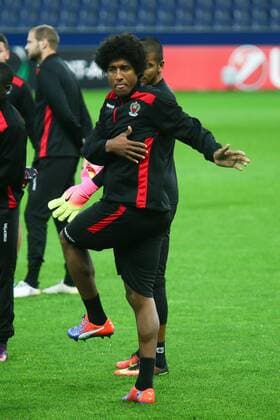 SOCCER - EL, RBS vs Nice, preview SALZBURG,AUSTRIA,19.OCT.16 - SOCCER - UEFA Europa League, group stage, Red Bull Salzburg vs OGC Nice, preview, final training Nice. Image shows Dante (Nice). GEPAxpictures xFelixxRoittner