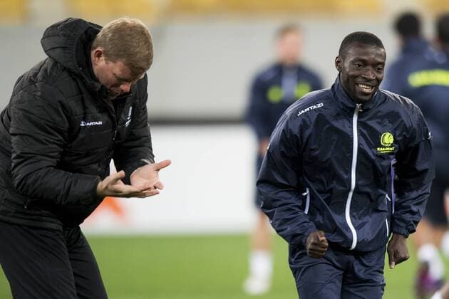 Gent s head coach Hein Vanhaezebrouck and Gent s Nana Asare pictured in action during a training of Belgian soccer team KAA Gent, Wednesday 19 October 2016, in Lviv, Ukraine. Tomorrow Gent is playing Ukraine club Shaktar Donetsk in the third match of the group stage of the Europa League competition. JASPERxJACOBS  x04960934x