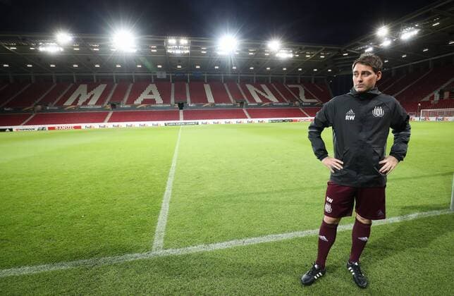 Anderlecht s head coach Rene Weiler pictured before a training of Belgian soccer team RSC Anderlecht, Wednesday 19 October 2016, in Mainz, Germany. Tomorrow Anderlecht is playing German club FSV Mainz in the third match of the group stage of the Europa League competition. VIRGINIExLEFOUR  x04960929x