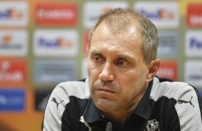 Head Coach of Viktoria Roman Pivarnik speaks during the press conference PK Pressekonferenz prior to the European league match, FC Viktoria Plzen vs Astra Giurgiu, in Pilsen, Czech Republic, October 19, 2016. (CTKxPhoto MiroslavxChaloupka) CTKPhotoP201610190919301  cha4