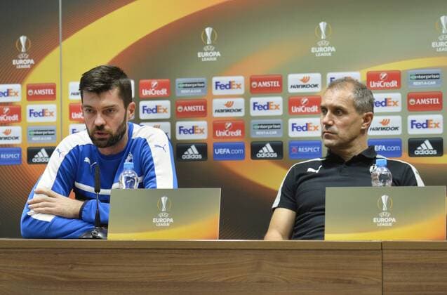 Head Coach of Viktoria Roman Pivarnik (right) and Matus Kozacik (left), goalie, speak during the press conference PK Pressekonferenz prior to the European league match, FC Viktoria Plzen vs Astra Giurgiu, in Pilsen, Czech Republic, October 19, 2016. (CTKxPhoto MiroslavxChaloupka) CTKPhotoP201610190922701  cha3