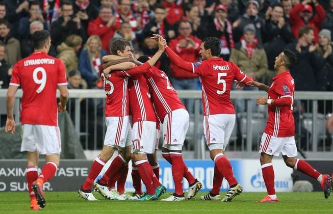 SOCCER - CL, Bayern vs Eindhoven MUNICH,GERMANY,19.OCT.16 - SOCCER - UEFA Champions League, group stage, FC Bayern Muenchen vs PSV Eindhoven. Image shows the rejoicing of FC Bayern Muenchen. GEPAxpictures xThomasxBachun