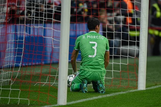 GER,UEFA CL, FC Bayern Muenchen (GER) vs PSV Eindhoven (NED) 19.10.2016, Allianz-Arena, Muenchen, GER,UEFA CL, FC Bayern Muenchen (GER) vs PSV Eindhoven (NED), im Bild Hector Moreno (PSV Eindhoven 3) ist geschlagen Tor fuer Muenchen 1:0 nordphotox xSchreyer