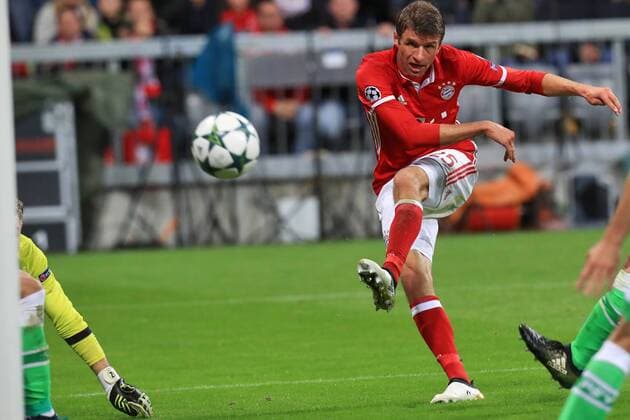 19.10.2016, Fussball Champions-League 2016 2017, Vorrunde 3.Spieltag, FC Bayern München - PSV Eindhoven, in der Allianzarena München. Thomas Müller (mi, FC Bayern München) erzielt das Tor zum 1:0. 