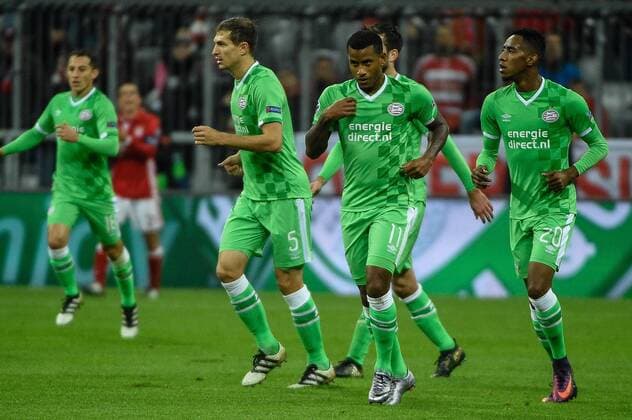 GER,UEFA CL, FC Bayern Muenchen (GER) vs PSV Eindhoven (NED) 19.10.2016, Allianz-Arena, Muenchen, GER,UEFA CL, FC Bayern Muenchen (GER) vs PSV Eindhoven (NED), im Bild Torjubel von Luciano Narsingh (PSV Eindhoven 11), Mitte nordphotox xSchreyer