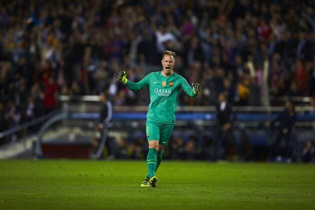19.10.2016, xslx, Fussball UEFA Champions League, FC Barcelona Barca - FC Manchester City, emspor, v.l. Marc-Andre Ter Stegen (FC Barcelona) Jubelt nach Tor zum 1-0 von Lionel Messi (FC Barcelona) Barcelona